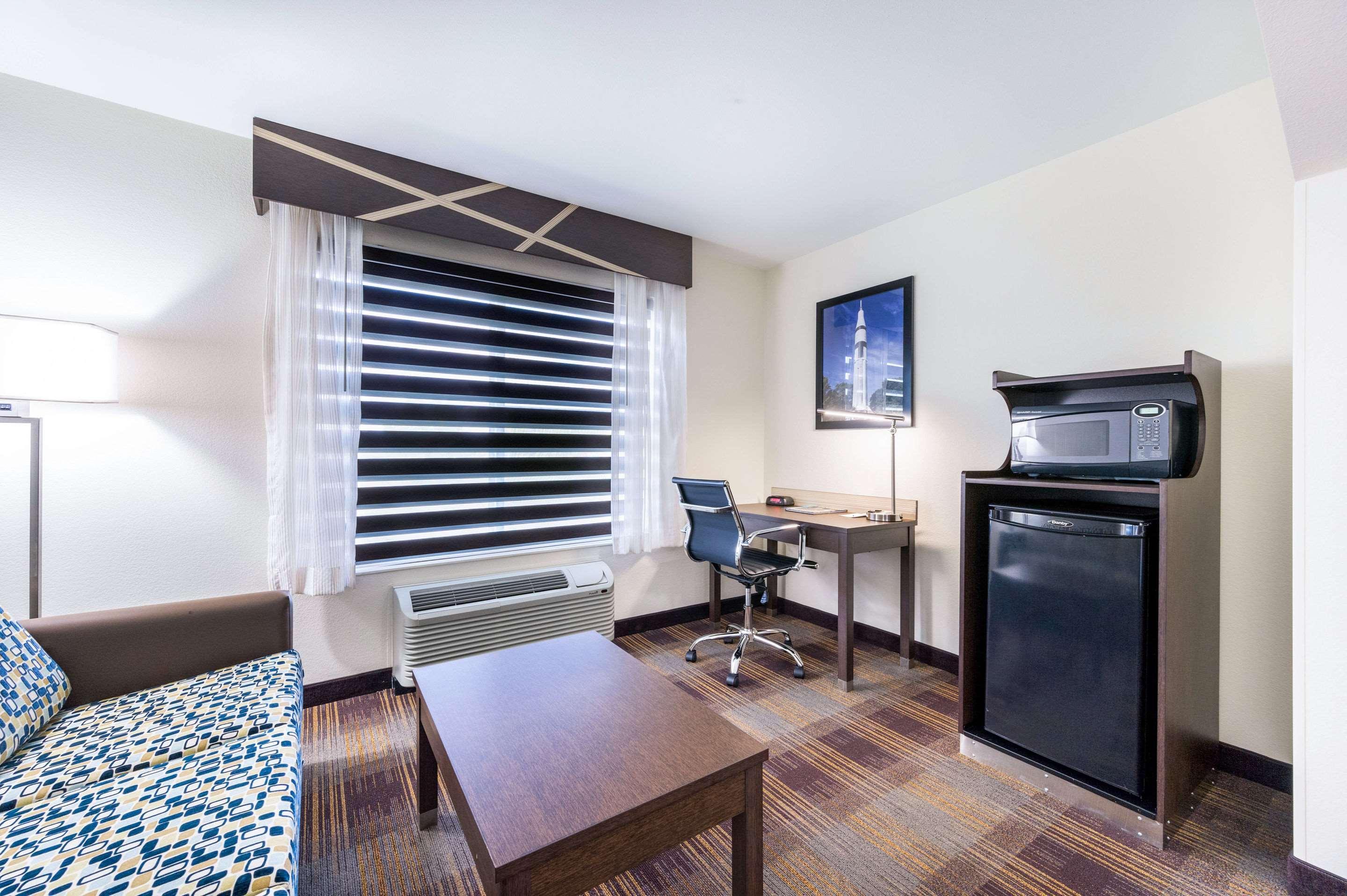 Clarion Pointe Madison-Huntsville Екстер'єр фото