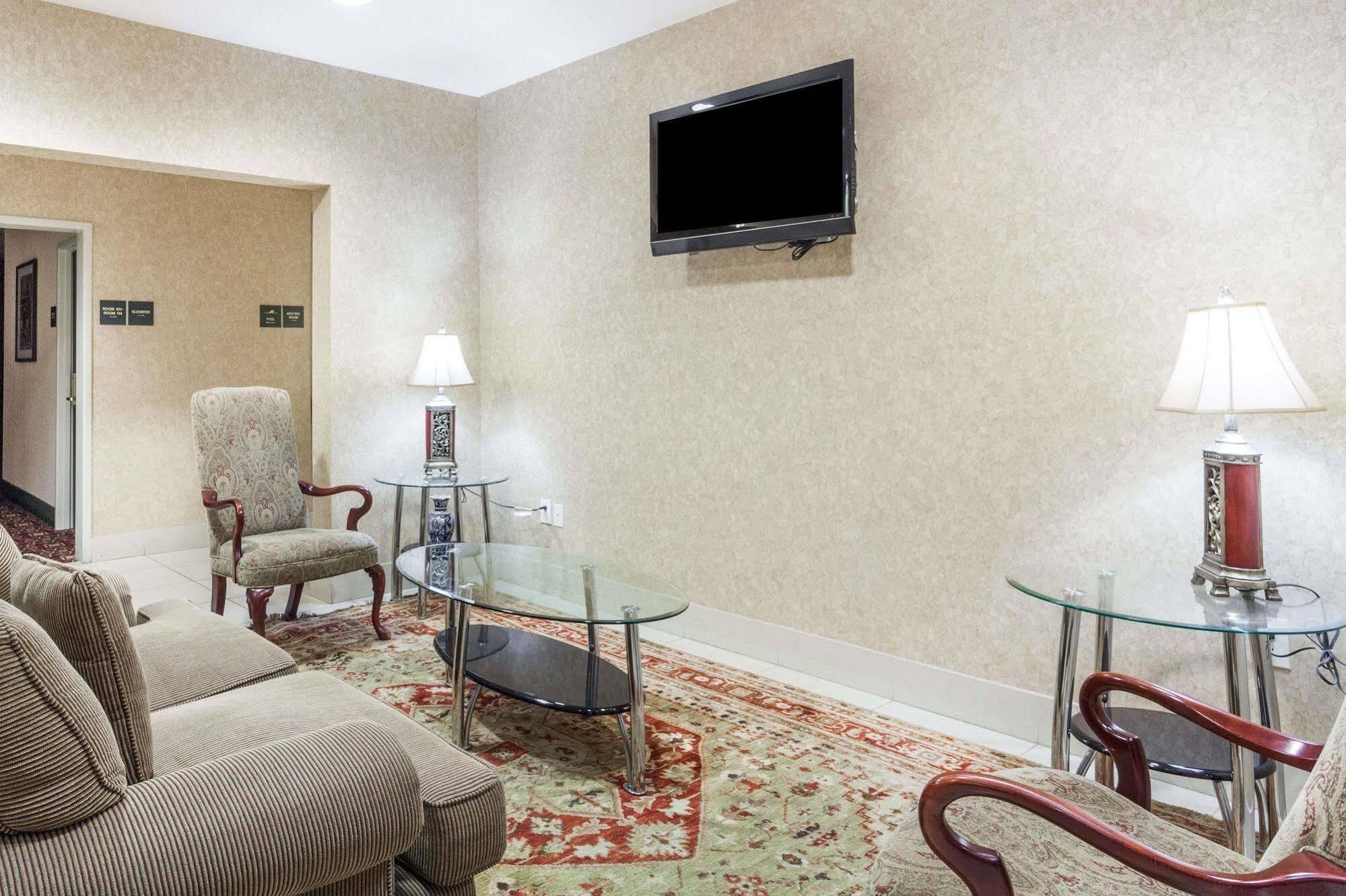 Clarion Pointe Madison-Huntsville Екстер'єр фото